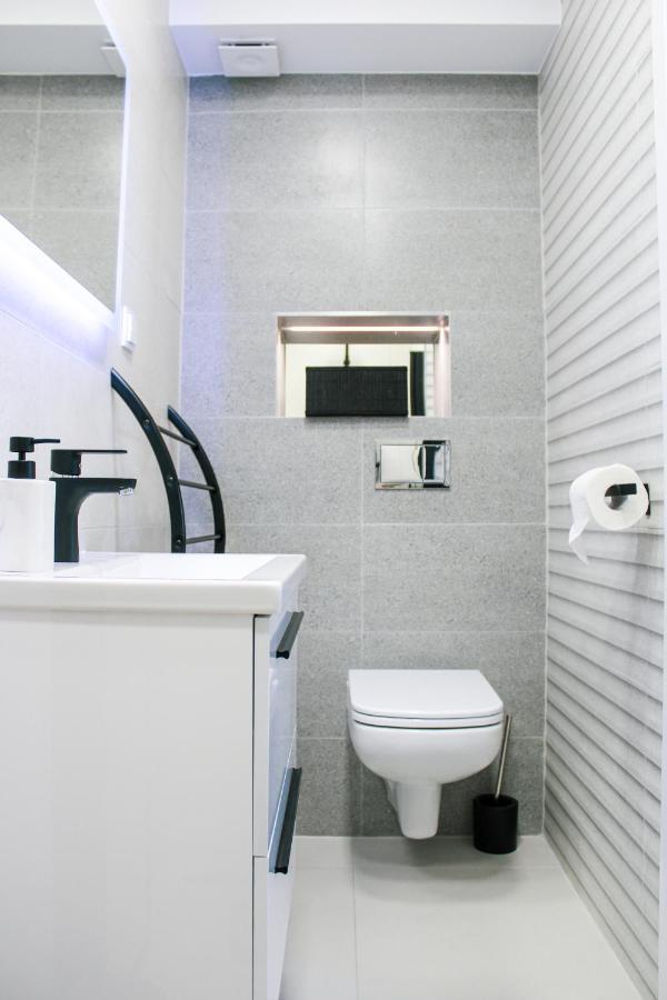 Apartament White-Niska Z Garazem Podziemnym 키엘체 외부 사진